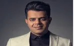 مردانی که برای ساز زدن وضو می‌گیرند