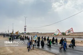 فیلم | حضور لاریجانی در مسیر اربعین