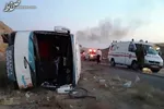 برخورد کامیون با اتوبوس/۱۳ مصدوم و ۵ فوتی
