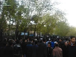 عکس/ داربست‌های اطراف دانشگاه تهران فروریخت