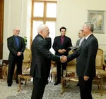 ظریف: عمان و سوئیس‌ پیام‌هایی برای میانجی‌گری داده‌اند