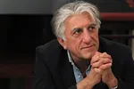 با رضا کیانیان در جست‌وجوی معنای «پدر»