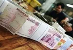 ایرانی‌ها چقدر «پولِ زیرِ تشک» دارند؟ / پیرویِ ایرانی‌ها از الگوی پس‌اندازِ چین و ژاپن