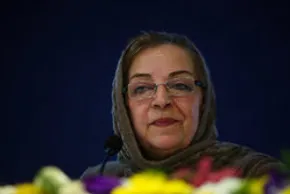 عکس/ حضور بازیکن پرسپولیس و فرزندنوزادش در مراسم تشییع