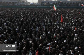 فیلم| اشک‌های آیت‌الله جوادی آملی بر پیکر رهبر شهید