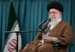 عیادت رهبری از آیت‌الله نوری‌همدانی