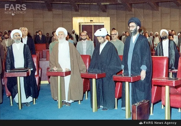 4. آیت‌الله احمد جنتی در مراسم افتتاحیه اولین دوره از مجلس شورای اسلامی - 1358