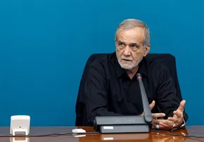 فیلم| بازدید رئیس جمهور از نمایشگاه وزارت دفاع