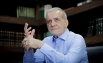 پسر پزشکیان خطاب به جلیلی: صحبت درباره مذاکره گوساله‌پرستی نیست