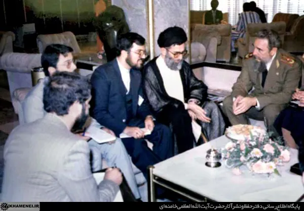 نه‌شرقی، نه‌غربی | دیدار با فیدل کاسترو، رهبر انقلاب کوبا در حاشیه اجلاس سران عدم تعهد در زیمبابوه، شهریور 1365