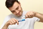 نحوه مراقبت از دندان‌های شیری و دائمی کودکان پس از وارد شدن ضربه