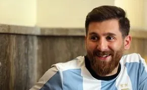 فیلم/  غافلگیری ژاوی و بازیکنان السد از برخورد با مسی ایرانی