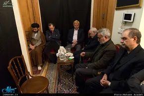 تصاویر / ۳۶ سال قبل؛ روزی که عامل انتحاری منافقین امام‌جمعه یزد را در آغوش کشید و به شهادت رساند