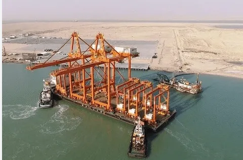 بندر راهبردی بصره هدف قرار گرفت | پهپاد ناشناس صادرات نفت را مختل کرد