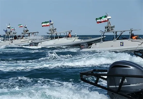 تهاجم ترکیبی سپاه به ناوگان پنجم آمریکا