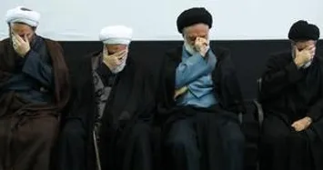 تصاویر| حضور فرزندان رهبر شهید در مراسم چهلم در حرم رضوی