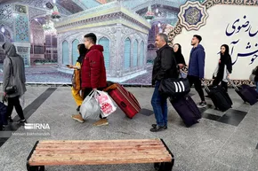 تصاویر| مسافران نوروزی در باغ فین کاشان