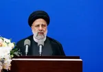 اذان گفتن رییس‌جمهور در گوش نوزاد فردیسی