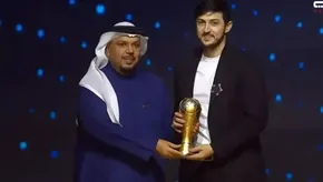 عکس/ مجری خانم مراسم توپ طلا