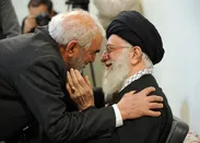 فیلم| لحظاتی منتشر نشده از دیدارهای صمیمانه خانواده‌های معظم شهدا با رهبر شهید انقلاب