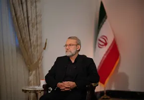 فیلم | استقبال گسترده مردمی از لاریجانی در فرودگاه بیروت