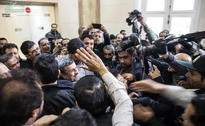 تصاویر/ حضور احمدی‌نژاد در بازار تهران