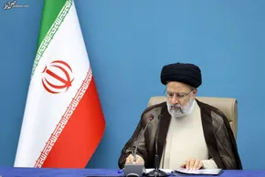 فیلم/ انتقال پیکر رئیس جمهور و همراهان توسط امدادگران هلال احمر و تکاوران نیروی زمینی ارتش به مناطق پایین دست