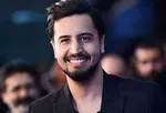 عکس| مهرداد صدیقیان به سوگ پدرش نشست