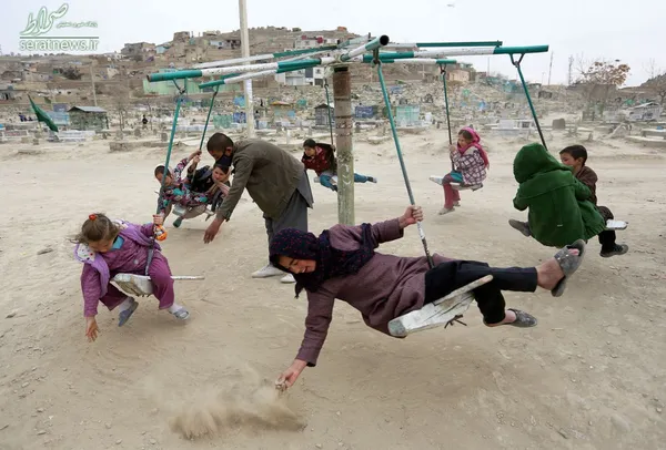 تاب سواری کودکان افغان