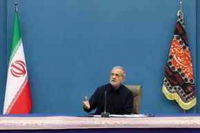 فیلم/ عضو مجمع تشخیص مصلحت نظام: نفت را زیر زمین نگه داشتید، در زمستان گاز نداریم، در تابستان برق نداریم!