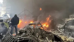 فیلم| حمله هوایی دشمن به ریل راه‌آهن در کرج و پل راه‌آهن چهارباغ