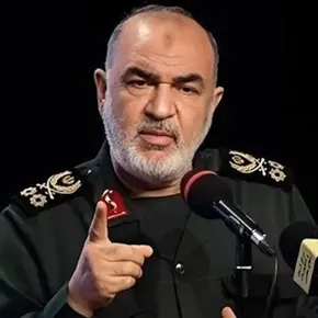 سردار سلامی: دست‌های ما روی ماشه است و در کمین هستیم و منتظریم غلطی بکنند
