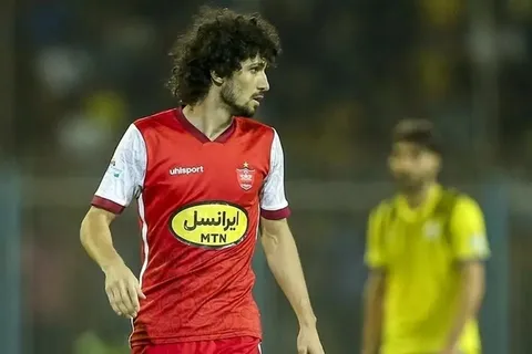 ستاره سابق پرسپولیس آبی‌پوش شد