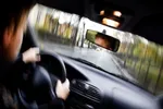 رانندگی در شرایط حمله هوایی؛ توقف کنیم یا فرار؟| نکات مهم ایمنی رانندگی در بحران