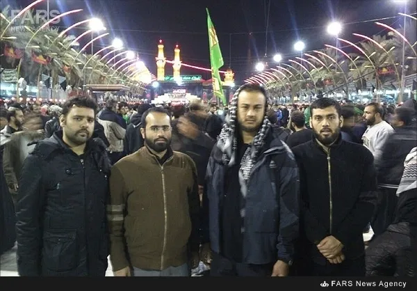  شهید مدافع حرم عبدالله باقری (نفردوم از سمت راست تصویر)