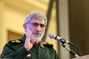 فیلم| حضور سردار قاآنی در مراسم گرامیداشت شهید صفی الدین
