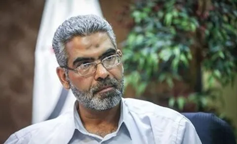 صصمامی خطاب به وزیر اقتصاد: امضای جنابعالی و رئیس کل بانک مرکزی روی اسکناس برای یادگاری نیست!