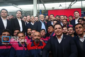 عکس| پزشکیان و ظریف به عراقچی اقتدا کردند