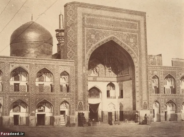 مقابل گنبد امام رضا(ع). عکاس: آنتونیو جیانوزی