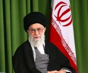 عکس/ حضور رهبرانقلاب در منزل یک شهيد
