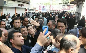 عکس/ پدر شهید هسته‌ای در تشییع شهید حججی