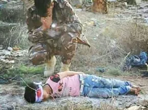 فیلم/آخرین خداحافظی مادرشهید با فرزندش
