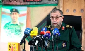 تصاویر / تشییع پیکر ۸ شهید مدافع حرم در مشهد