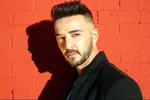 عذر خواهی محسن تنابنده از خواننده ترکیه‌ای +عکس