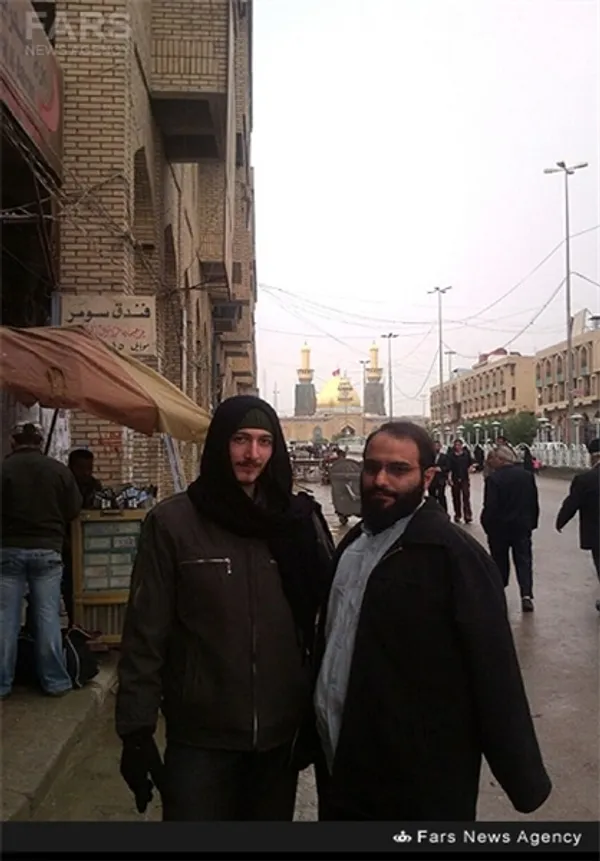  شهید مدافع حرم محمد حسین محمد خانی (سمت راست تصویر)