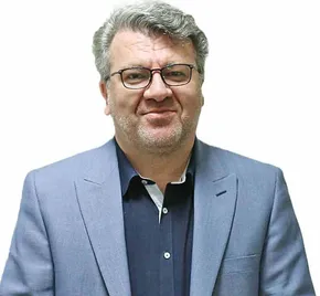 کاریکاتور/ احمدی‌نژاد، عارف، رضایی، قالی‌باف و ظریف سوار بر مترو
