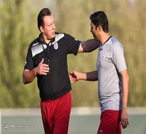 عکس/ جایگاه بانوان در ورزشگاه برای بازی ایران_کامبوج