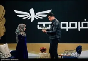 درآمد چندصد میلیاردی شبکه سه از تبلیغ نوشابه در برنامه زنده 