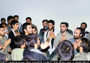 عکس/نصب بنر پیام رهبری به حجاج دربغداد