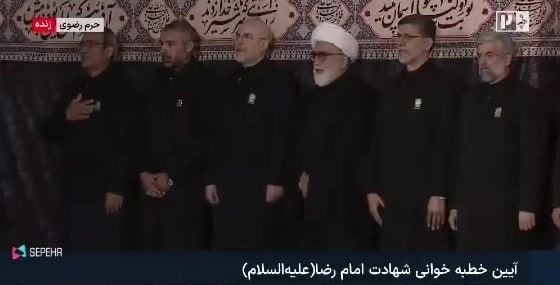 حضور قالی باف بدون حاشیه در حرم امام رضا(ع)+ عکس